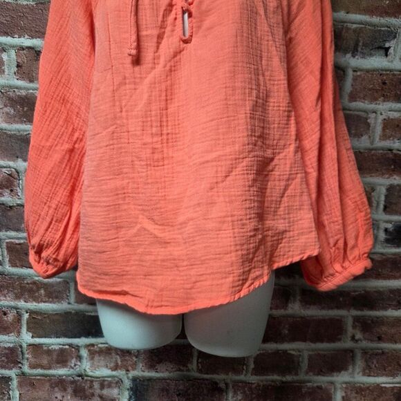 Effortless Everyday Style – Universal Thread Gauze Cotton Top (XS Coral) - Picture 2 of 6